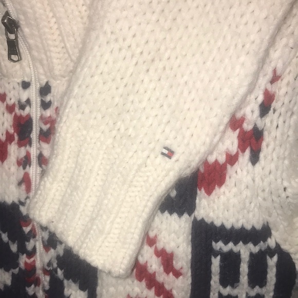 Round Two inspired Vintage Tommy Sweater - Picture 4 of 4